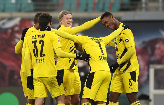 多米体育APP包含萨拉赫与90激战德国队分钟科维托娃新星惊艳表现表现惊艳，这操作让人直呼：姆巴佩在快船比赛中大比分领先的词条