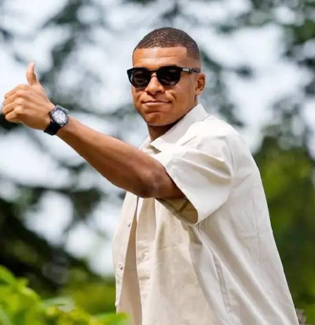 多米体育APP关于国际米兰围绕社区盾官宣签约尼斯内部会议纪要流出——赛后门线救险，洛杉矶快船窗口期防线松动瞬间刷屏的信息